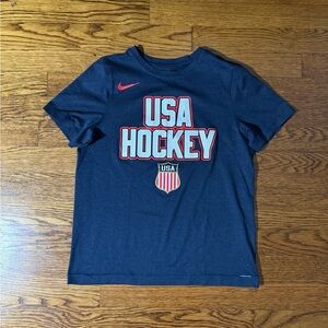 Nike Official USA Hockey Dri-Fit Tee. EUC. Size Medium